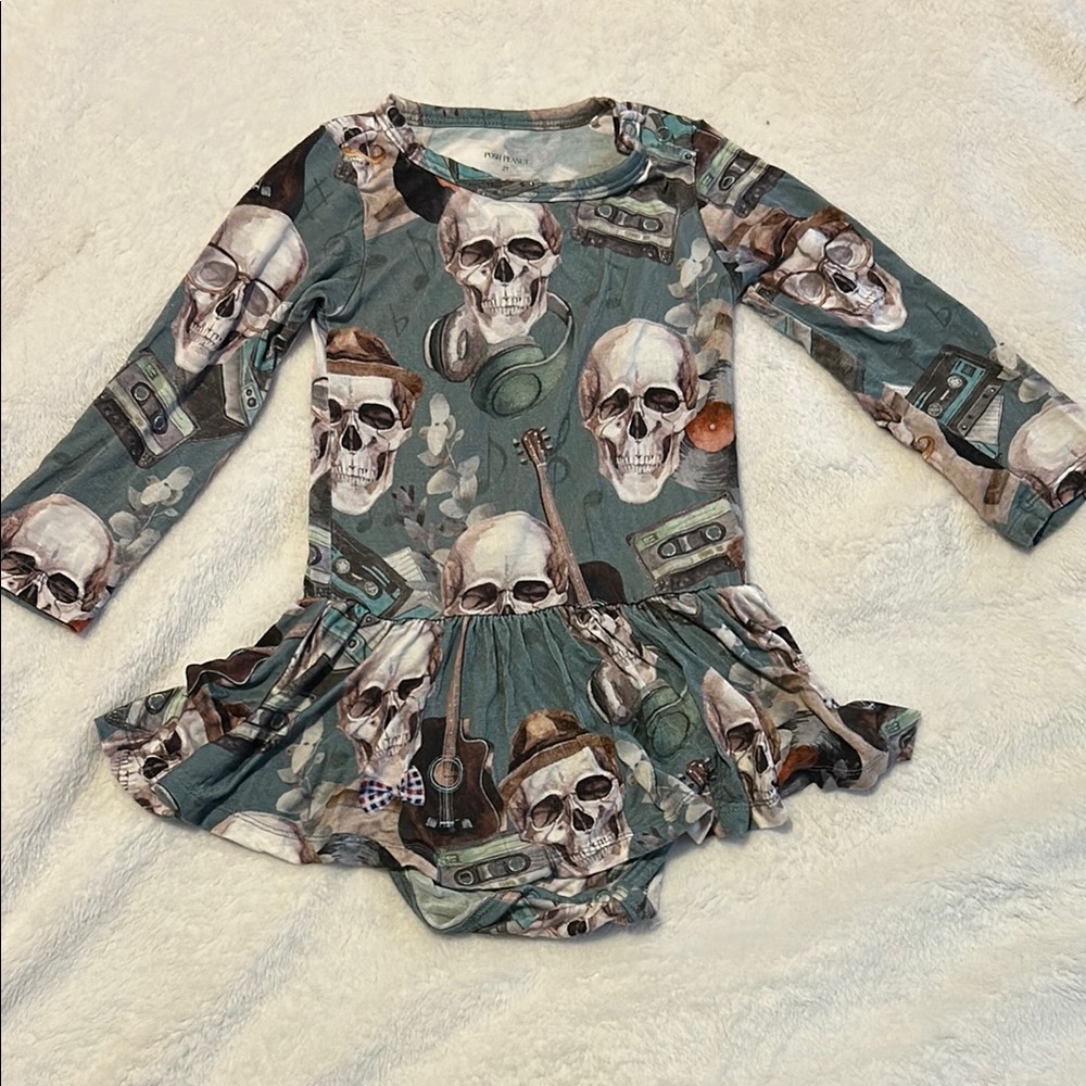 Posh Peanut 2T Long Sleeve Bodysuit Twirl in Sheldon Skull Print